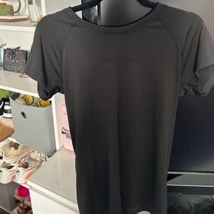 black lululemon size 8 swiftly tech